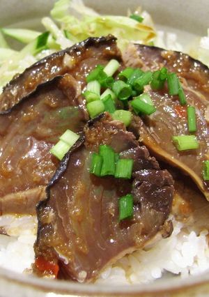 かつおのたたきと千切り野菜のピリカラ丼-レシピのメイン写真