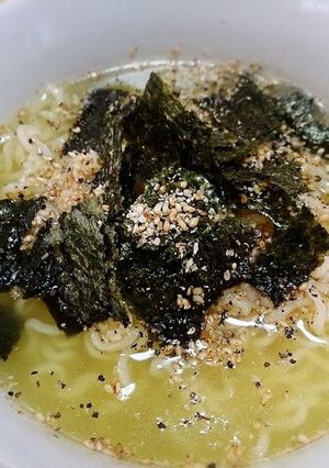 夏は冷やしで♪サッポロ一番塩ラーメン-レシピのメイン写真