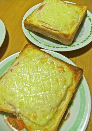 我が家の定番朝食！ハムチートースト-レシピのメイン写真