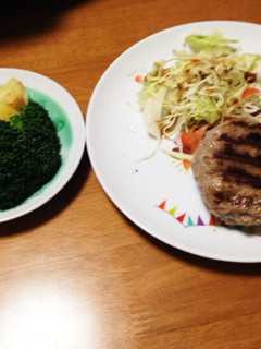 肉汁たっぷりジューシー★ハンバーグ-レシピのメイン写真