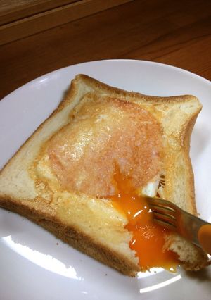 中から卵がとろ～り♪ハム&チーズ食パン-レシピのメイン写真