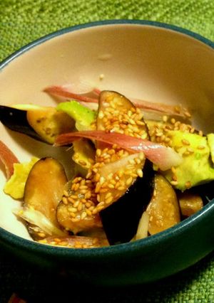 超簡単！ちぎりアボガドと夏野菜のサラダ-レシピのメイン写真