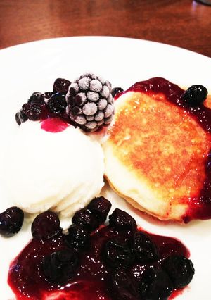 ベリーとおからのもっちりパンケーキ-レシピのメイン写真
