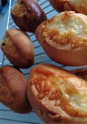 美味しい！チーズパンとレーズンパン☆-レシピのメイン写真