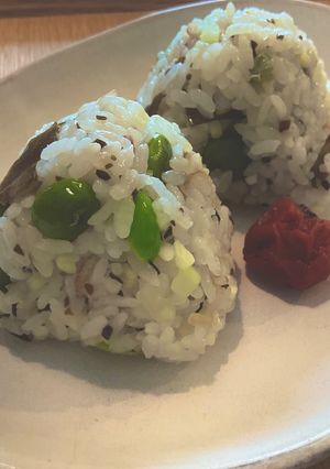 夏を乗り切る!枝豆と茗荷の塩昆布おにぎり-レシピのメイン写真