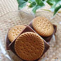 รูปของ 豆腐でヘルシー♪チョコアイスのビスケットサンド！