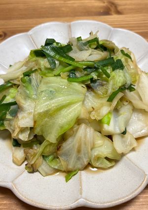 ただの野菜炒め(キャベツとニラ)-レシピのメイン写真