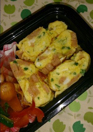お弁当～パセリとスパムの卵焼き-レシピのメイン写真