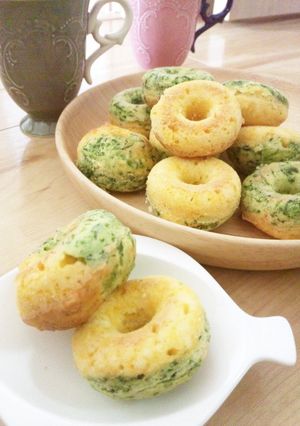 子供のおやつに♡２色野菜の焼きドーナツ　-レシピのメイン写真