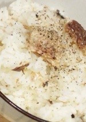 簡単☆鯖缶炊き込みごはんの黒胡椒添え-レシピのメイン写真