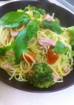 バジルとトマトブロッコリーの冷製パスタ-レシピのメイン写真