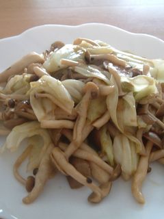 キャベツとしめじの大葉にんにく醤油炒め-レシピのメイン写真