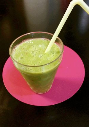 子供でもごくごく飲めるグリーンスムージー-レシピのメイン写真