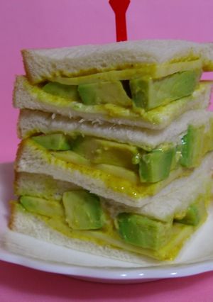 ｱﾎﾞｶﾄﾞDEｶﾚｰｻﾝﾄﾞ-レシピのメイン写真