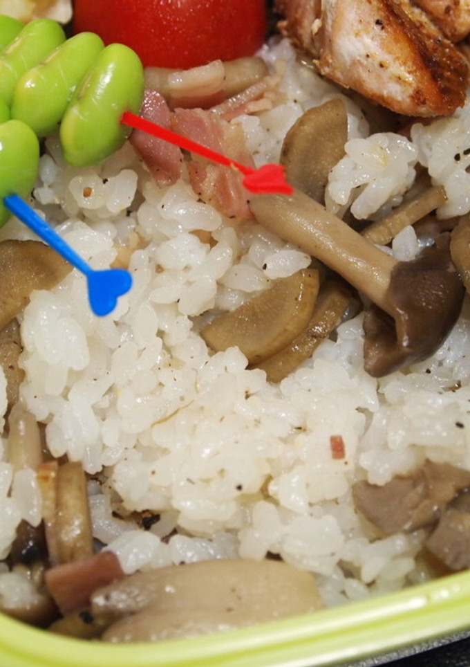 ごぼうとしめじとベーコンの混ぜご飯-レシピのメイン写真