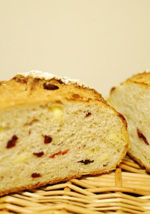 チーズたっぷりクランべリーカンパーニュ-レシピのメイン写真