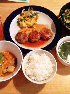 煮込みハンバーグのソース-レシピのメイン写真