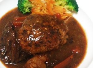 残ったビーフシチューで煮込みハンバーグ♡-レシピのメイン写真