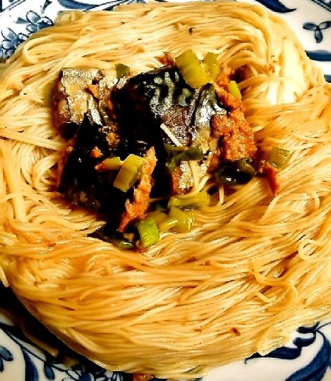 ☺鯖缶でご当地グルメ♪焼き鯖そうめん風☺ by hirokoh 【クックパッド