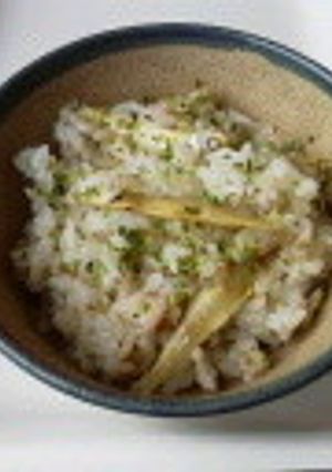 給食の味♪小魚梅ご飯(炊き込み)-レシピのメイン写真