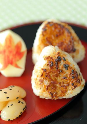 醤油ダレが香ばしい焼きおにぎり❀-レシピのメイン写真