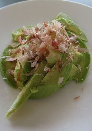 アボカド+鰹節+醤油-レシピのメイン写真