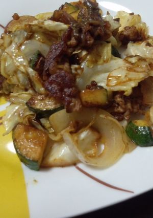 キャベツと牛肉とズッキーニのカレー炒め☆-レシピのメイン写真