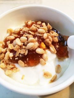 朝ごはん☆梅ジャムヨーグルト-レシピのメイン写真