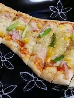 ベーコンとアスパラのナンピザ-レシピのメイン写真