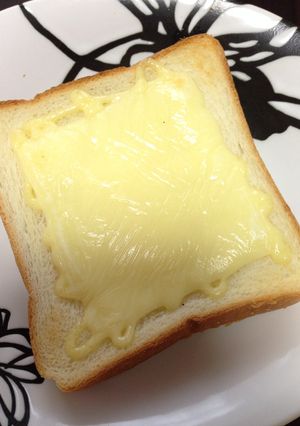 簡単♡食パンアレンジ♡チーズ＆マヨ-レシピのメイン写真