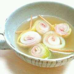 รูปของ 白菜とベーコンの食べるスープ