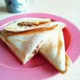 ミートボールとチーズのホットサンド