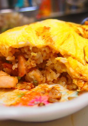バターコンソメ味のチキンオムライス-レシピのメイン写真
