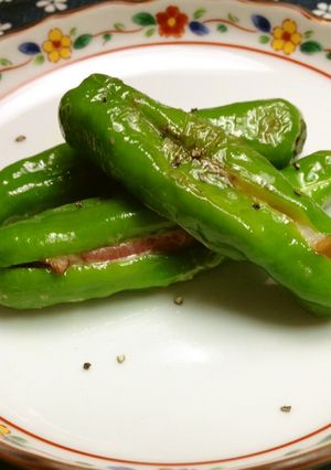 しし唐にベーコンチーズ詰めちゃいました！-レシピのメイン写真