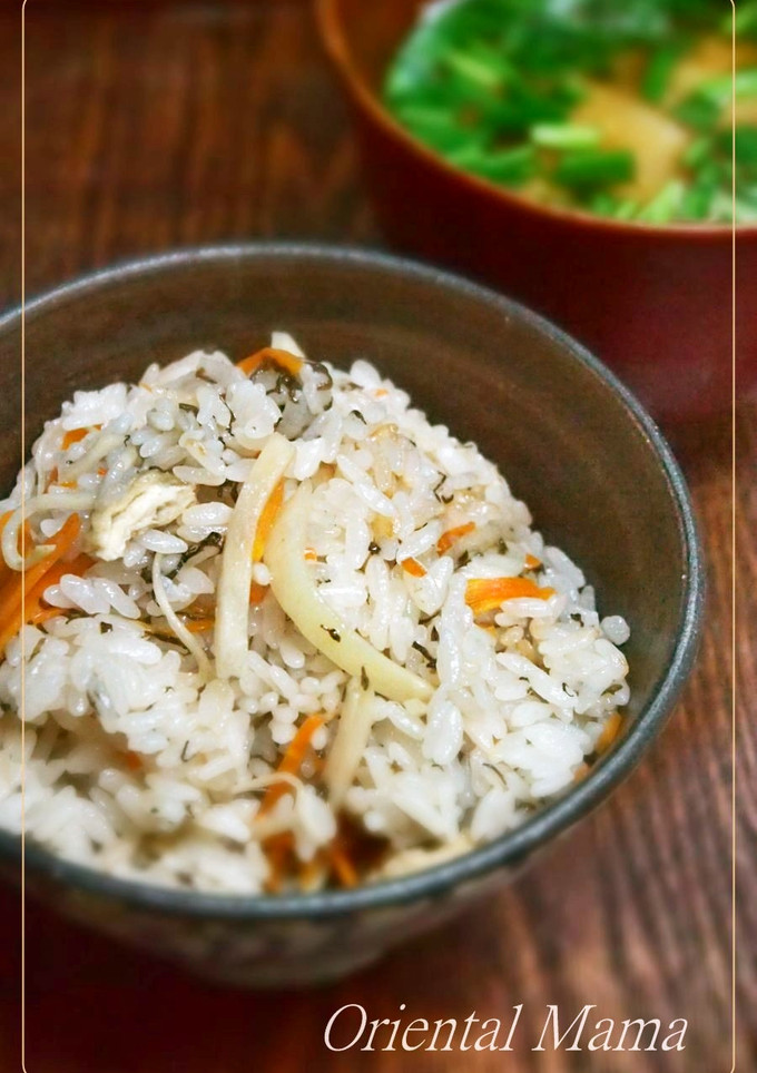 旬！新生姜とモズクの炊き込みご飯-レシピのメイン写真
