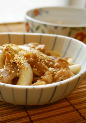 お弁当に☆豚ばら肉と新玉葱の照り焼き-レシピのメイン写真