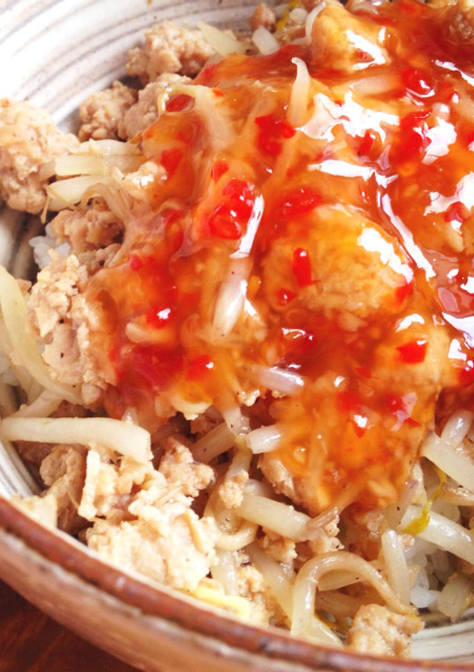 夏によく合う！簡単！そぼろもやし丼-レシピのメイン写真
