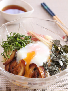 温泉卵と椎茸の甘煮入りぶっかけ素麺-レシピのメイン写真