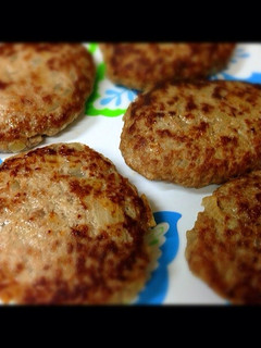 簡単!ふっくら肉汁ジュワ〜ハンバーグ-レシピのメイン写真