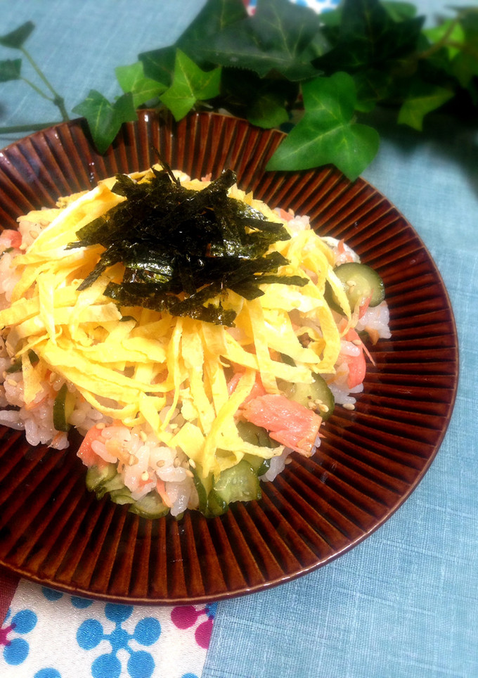 おもてなしに❀鮭と胡瓜の彩りちらし寿司❀-レシピのメイン写真