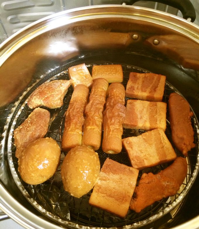 キッチンで26cm鍋を使い燻製を作る！ by かめちゃん(^_^)v