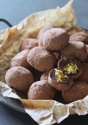 バレンタインにドバイチョコ風トリュフ-レシピのメイン写真