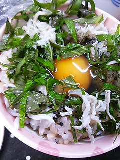 夏のさっぱりシラスと大葉の卵かけごはん-レシピのメイン写真