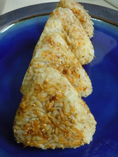 じゃこ☆胡麻☆鰹節の焼きおにぎり-レシピのメイン写真
