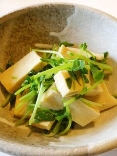 高野豆腐と豆苗-レシピのメイン写真