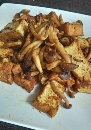厚揚げとしめじのｶﾚｰ炒め-レシピのメイン写真