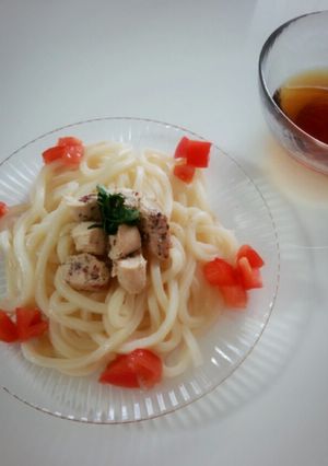 梅しそ×鶏ささみの冷やしうどん☆。•-レシピのメイン写真