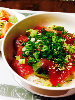火を使わず簡単♪ マグロとアボカド丼-レシピのメイン写真