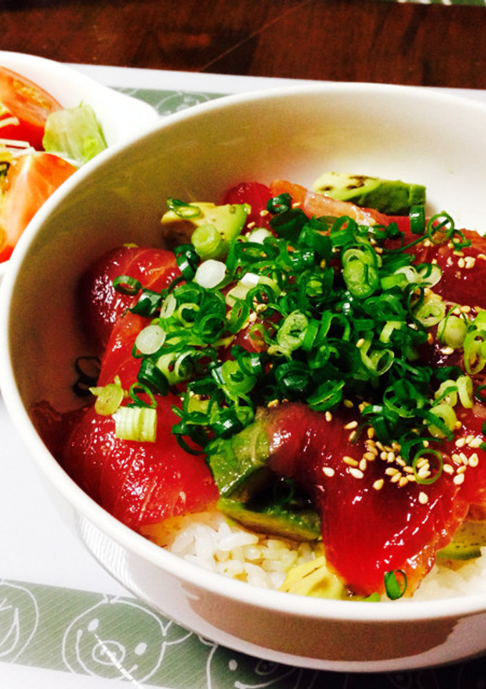 火を使わず簡単♪ マグロとアボカド丼-レシピのメイン写真