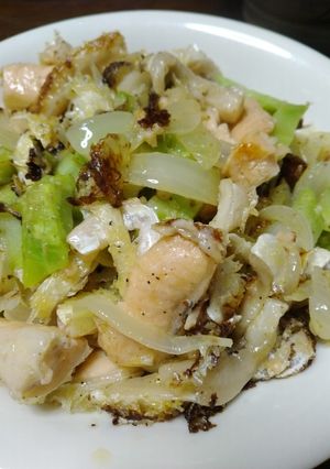 鮭はらすとブロッコリーの茎のバター炒め-レシピのメイン写真